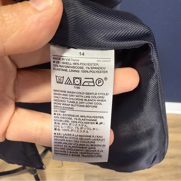 Banana Republic Shrunken Crop Blue and White Stripe Blazer, Size 14 - Picture 6 of 7